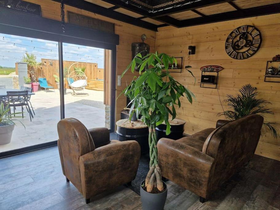 Chalet Industriel Avec Filet Et Spa Sorigny Εξωτερικό φωτογραφία