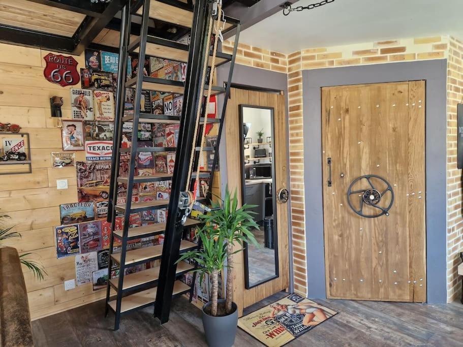 Chalet Industriel Avec Filet Et Spa Sorigny Εξωτερικό φωτογραφία