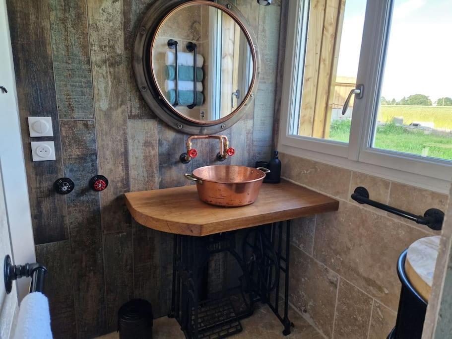 Chalet Industriel Avec Filet Et Spa Sorigny Εξωτερικό φωτογραφία