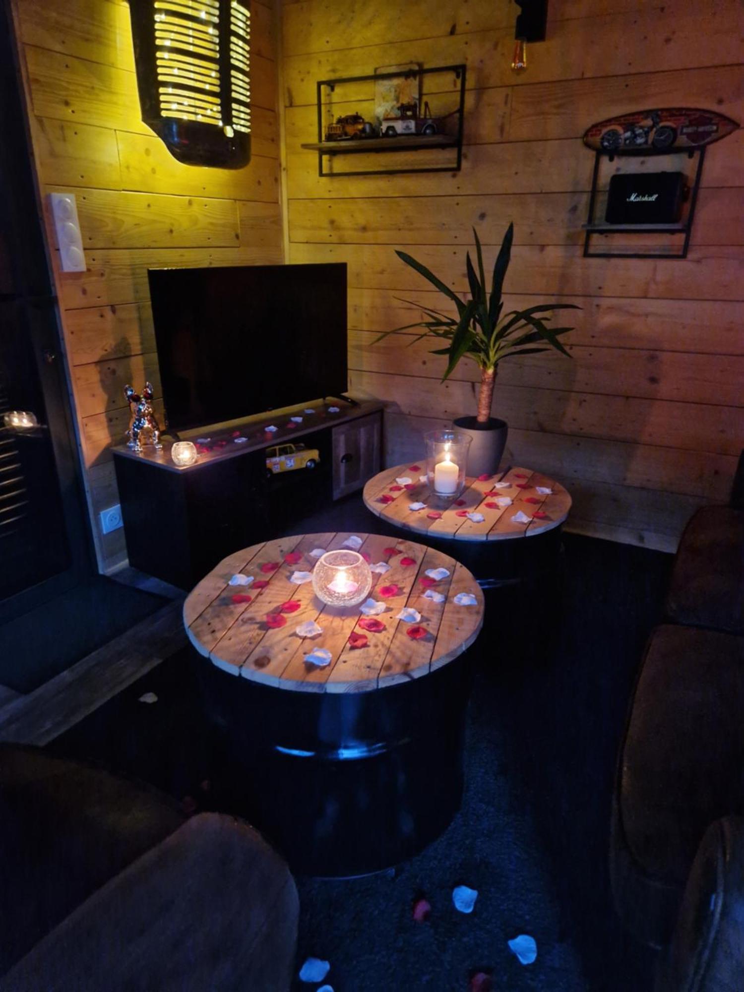 Chalet Industriel Avec Filet Et Spa Sorigny Εξωτερικό φωτογραφία